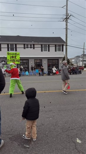 Love From Our Very Own Holiday Movie Set it’s The Sweetest December Saturday in Ship Bottom ❤️ // Shops Open Sunday & Monday 10-5 & Then Dec 11-23rd! | Sink R Swim LBI