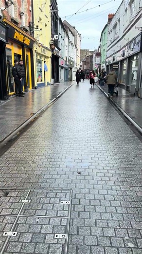 Walking in Wexford on a Rainy Day #travelvlog