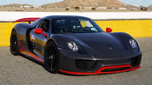 Porsche 918 Spyder highlights hybrid hypercar engineering