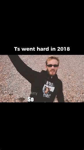 . on Instagram: "We had flyingkitty before ai 페디파이와 T-시리즈의 구독자 전쟁은 단순한 숫자 경쟁이 아니라, 유튜브라는 플랫폼의 정체성을 둘러싼 상징적인 충돌이었습니다. 한쪽은 개인 크리에이터의 자유와 개성을 대표했고, 다른 한쪽은 거대 기업과 음악 산업의 확장을 상징했습니다. 이 대결은 “유튜브는 개인의 놀이터인가, 아니면 기업의 무대인가?”라는 질문을 전 세계에 던졌습니다. 페디파이는 밈과 유머, 그리고 커뮤니티 중심의 문화로 수많은 시청자와 연결되어 있었습니다. 그의 콘텐츠는 완벽하지 않았지만, 그 솔직함과 인간적인 매력이 오히려 강점이 되었습니다. 반면 T-시리즈는 인도의 대형 음악 레이블로서, 방대한 콘텐츠와 조직적인 성장 전략을 통해 빠르게 구독자를 늘려갔습니다. 이 차이는 곧 개인 대 시스템이라는 구도로 인식되기 시작했습니다. 이 전쟁이 특별했던 이유는, 팬들이 단순한 관객이 아니라 직접 참여자가 되었다는 점입니다. “Subscri