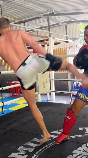 LEGEND MUAY THAI on Instagram: "#legendmuaythai #muaythaitraining #nakhonsithammarat"