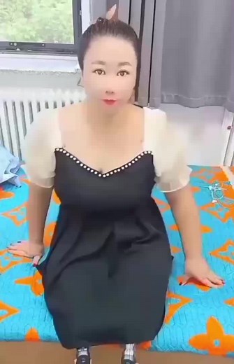 Chinese DAK amputee lady - beautiful legless lady with two gorgeous stumps.