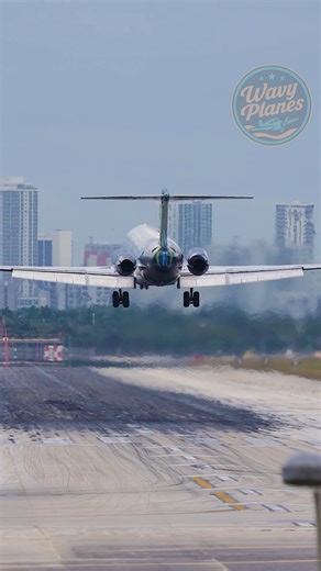 33 year old World Atlantic MD-83 glides over runway 9 before landing in Miami! #planespotting #md83 #mcdonnelldouglas #worldatlanticairlines #aviationdaily #miamiairport #aviationphotography #classicjets #avgeek #wavyplanes #miamiinternationalairport | Wavy Planes