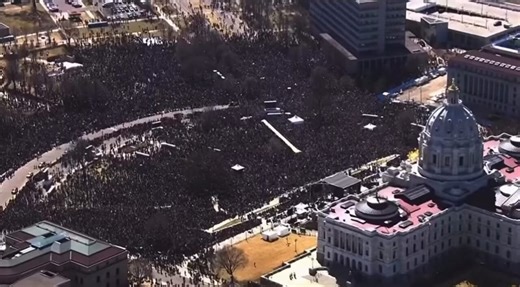 周末，世界要炸了！川普要搞地面行动，管你信不信，节奏带起来了，K线瑟瑟发抖，散户FOMO+FUD，钱包立正挨揍游行来上压力，问题不是利好还是利空，是中期选举以后老美谁说了算？政策要翻车，行情得炸穿Crypto也一样，嘴上喊的开心，有几个真敢All in，现在的行情，翻墙都要被请去喝茶这不，快连用户被罚，结果还敢涨价，愚人节玩笑？安全第一，该跑路就跑#Trump #Iran #快连 #VPN