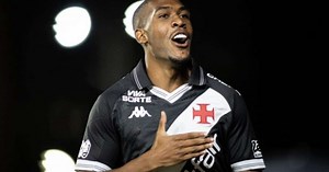 Rayan, do Vasco, é eleito a revelação do Brasileirão 2025