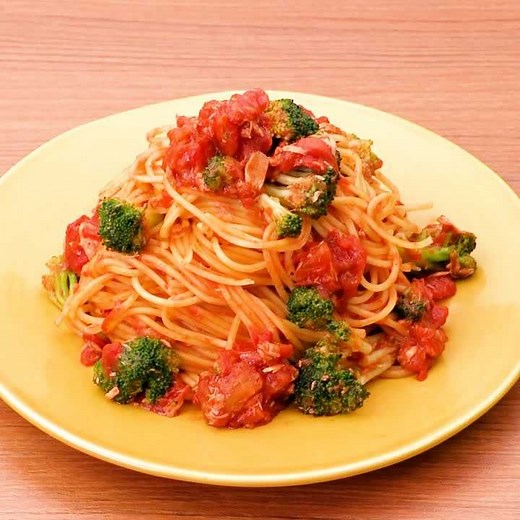 手軽に作れる♪ ブロッコリーのツナトマトパスタのレシピ動画・作り方 | デリッシュキッチン