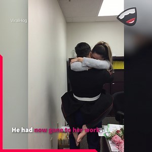 These soldiers coming home and surprising their girlfriends! 😍 | Funny Videos