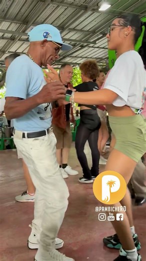 Bailando Merengue Típico #pambiche #baile #musicard #dance #rd #merengue #musica #bailando #tipico