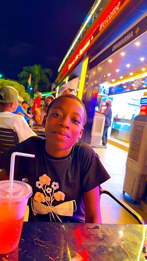 J’ai passé un week-end rempli d’amour avec ma fille aînée, l’aînée des enfants SANHIN. Ça a été un week-end de conseils, de sorties entre père et fille… Papa t’aime très fort ❤️ #cotedivoire🇨🇮 #abidjan225🇨🇮 #pourtoii