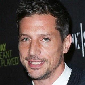 Simon Rex – Age, Bio, Personal Life, Family & Stats | CelebsAges