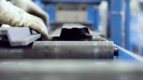 clip-4023831193-roof-sheet-factory-steel-roofing-forming-machine