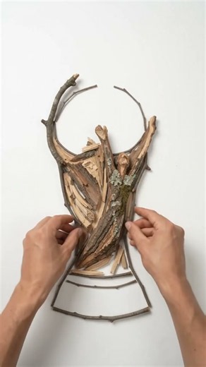 He Made a Trophy From Tree Bark! 🏆🌿 | Incredible Nature Art