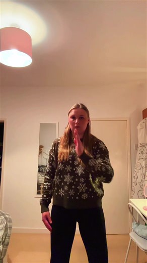 Sorry about the bad lighting, this was before I got my ring light. I promise there will new posts tomorrow, I just haven’t had much time this week 🫶🏻😸👍💥📹