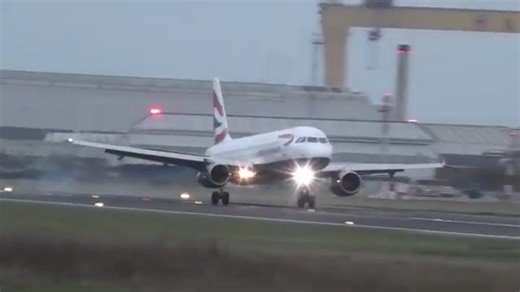 A video shows the moment a British Airways flight aborted its landing at Belfast City Airport on February 2 2026. 🎥 DGM Aviation | News Letter