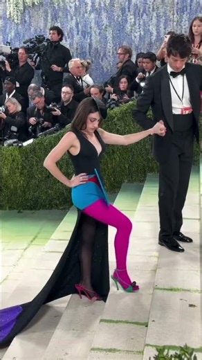 Don't Burst Rachel Sennott's Bubble! She Arrives at the 2026 Met Gala in Marc Jacobs | Marie Claire