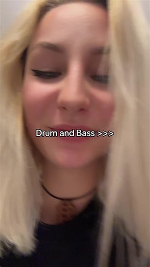 Tanzen macht glücklich: Entdecke die Welt des Drum and Bass