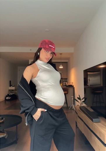 Pregnancy Journey: Beautiful Moments at 33 Weeks