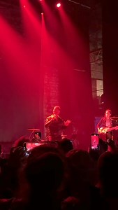 COMME UN BOOMERANG Live au Café de la danse pendant l’hommage à Dani « Amour toujours » le 1er octobre 24. Film: Natacha Krantz Avec: Keren Ann, Jil Caplan, Etienne Daho, Doriand, Françoise Fabian, Oiseau Joli, Gérard Lanvin, Christian Olivier, Emmanuelle Seigner, Calypso Valois. Mise en espace et en images: Judith Henry Direction artistique et musicale; Edith Fambuena et Emilie Marsh. Guitares : Emilie Marsh et Edith Fambuena Basse : Marie Lalonde Batterie/spd : Vivien Bouchet Création lumière 