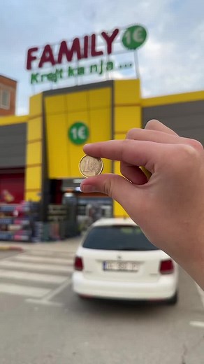 FAMILY. 1€ on TikTok