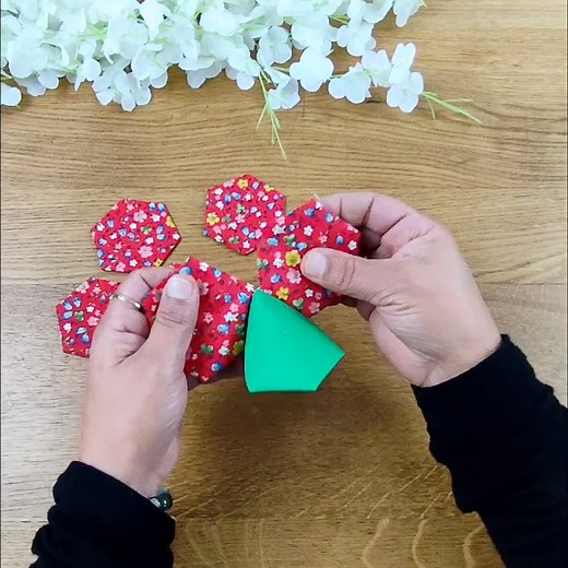 #fblifestyle From circle to hexagon — the easiest sewing trick ever! 💫 | Burcu's Factory