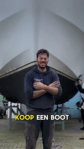 BEZICHTIGING - PART 2 Koop een boot, klus je... Ik geloofde er niks van, maar mijn hemel wat heb ik me vergist. Na het kopen van mijn boot kwam ik nog vele verborgen problemen tegen. Dat was niet alleen een vervelende teleurstelling, maar ook een financiële klapper. Daarom vandaag les nummer 2: Laat een keurmeester komen Zelfs als je denkt dat je zelf alles goed heb gecheckt, je ziet echt dingen over het hoofd. Zoals dit rotte achterdek. Polyester boten zijn gemaakt van…polyester. En hout! Een s