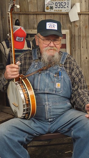 Elephant loose in Rural Kentucky #funnyvideos | The Moron Brothers - Bluegrass