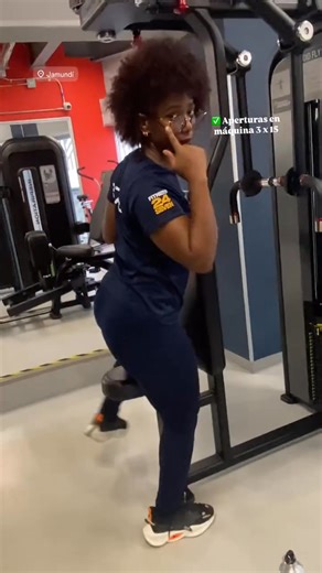 💥¿No sabes por dónde empezar para entrenar tu ESPALDA? ¡Esta rutina es para ti! 💪🏽🔥 Junto a nuestra afiliada Marcela León y la profe Fernanda Hurtado, te mostramos el entrenamiento que está haciendo actualmente para fortalecerla. Está rutina, es Ia deal si buscas mejorar tono muscular, mejorar tu postura y sentirte más fuerte. ✅ ¡Hazla y cuéntanos cómo te fue en los comentarios! 👀 ¿Te animas? #Fitness24Seven #RutinaDeEspalda #EntrenaConNosotros #jamundi #EntrenamientoFemenino #FuerzaYSalud 