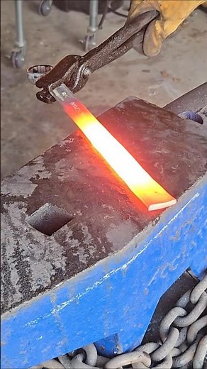 Forging a wrench knife by hand