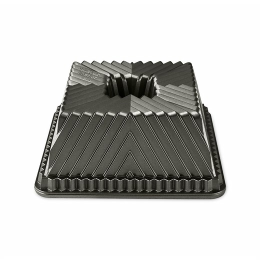 Bundt® Squared Pan | Cast Aluminum Bakeware | Nordic Ware