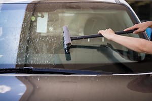 How to Clean Bugs Off Your Car & Windshield: 5 Easy Methods | LoveToKnow