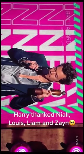 ACTUALLY CANT STOP CRYING @HSHQ #onedirection #1d #harrystyles #brits #niallhoran #zaynmalik #louistomlinson #liampayne #fyp #foryoupage #fypシ #foryoupageofficiall