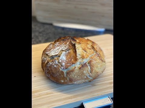 Rustiek brood uit de Dutch Oven zonder te kneden
