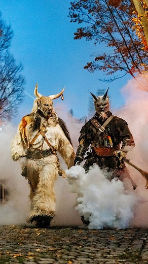 Krampus Show @vystavistepraha will take place on 29 November 2025 📍 at Výstaviště Praha. It is an impressive spectacle with 200 performers from renowned Austrian and Czech groups 🔥 Visitors can expect detailed masks and fire effects that together create an intense, immersive atmosphere 😈👹🔥 The event is divided into a milder, family-friendly afternoon programme and a more intense night show designed for adults and older teens. A new feature this year is the “Hell Cauldron” zone, accessible o