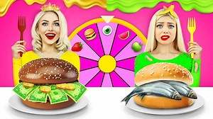 La comida de chocolate es nuestra favorita y estamos seguros que la tuya también. Este dulce es delicioso en cualquier forma, ya sea caro o barato. Pero para comparar y decidir cuál sería mejor, ¡decidimos organizar un desafío de comida de chocolate rico vs pobre! Había mucha gente que quería participar, pero hoy los chicos más brillantes y divertidos que pueden apreciar la comida de chocolate participarán en la dulce guerra. | Ratata Spanish