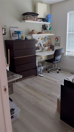 @wobblytreepottery on Instagram: "It’s getting cozy in the house. Here’s the flip side of changing your spare room into a pottery room. My parents get the real bed and I’m on a blow up. I think it’s kind of fun and feels like camping. Oh the things we do for our hobbies. 🤪 who else has made sacrifices in the name of pottery??? #pottery #art #potterystudio #ceramics #cozy"