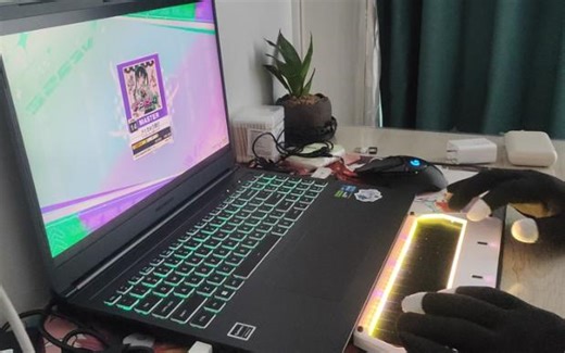 便携式小台 chu_pico 16寸触摸板 ToF传感器air控件测试视频