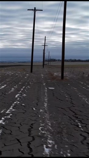 🚨 EARTHQUAKE — MONTANA 🚨 A Magnitude 4.9 earthquake struck near Great Falls, Montana at 12:41 PM on January 29, 2026, centered about 7 miles northeast of Malmstrom Air Force Base, according to the United States Geological Survey. With a shallow depth of roughly 6 miles, the shaking was sudden and clearly felt across the area. Many reported a sharp jolt followed by a brief rumble — a reminder that seismic activity isn’t limited to the West Coast. 📍 Near Great Falls, MT 📅 January 29, 2026 👇 D