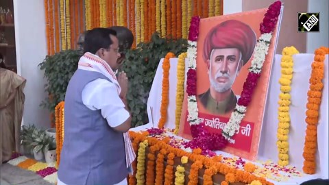 BJP national prez Nitin Nabin pays floral tribute to Mahatma Jyotiba Phule on his birth anniversary