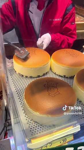 りくろーおじさん 大阪の名物チーズケーキ！本店で焼きたてを堪能しよう