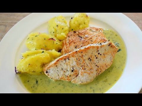 Krůtí prsa se šťouchaným jarním bramborem a bazalkovou omáčkou