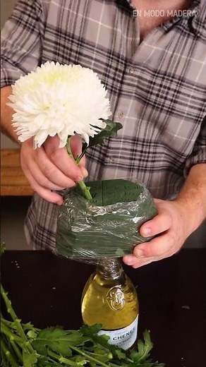 Elegante ramo DIY usando una botella de vino 🍷💐