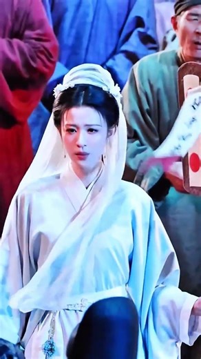 Wang Churan's Majestic Ancient Costume Showcase