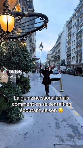 La Petite Bourgeoisie et l'Impact sur les Millennials