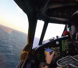 E-2 Hawkeye cockpit view landing on an Aircraft Carrier! #reelsfypシ #fyp #viral #aviation #usaf #followformore #e2hawkeye #cockpit | Aviation Site
