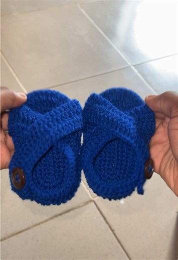 Crochet Baby Sandals tutorial #crochettutorial