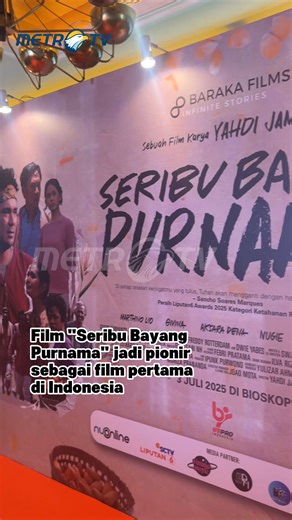 Film yang ditunggu-tunggu akhirnya datang! 🎬 "Seribu Bayang Purnama" akan jadi film Indonesia pertama yang mengangkat tema pertanian. Disutradarai oleh pembuat film dokumenter Yahdi Jamhur, film ini punya misi mulia: menyebarkan pesan pertanian berkelanjutan. Diperankan oleh aktor-aktor bertalenta seperti pemenang Piala Citra FFI, Marthino Lio, dan musisi yang kini eksis di dunia perfilman, Nugie, yang berperan sebagai bapak dan anak di keluarga petani. Bahkan, Nugie membocorkan ke Showbiz kala