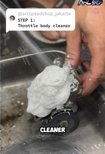 FULLTHREATMENT YAMAHA NMAX Kali ini kita kedatangan motor YAMAHA NMAX untuk melakukan servis Fullthreatment agar motor terasa seperti kembali baru. Mencakup beberapa bagian pembersihan yang dilakukan pun diantara lain ada Throttlebody cleaner, Chamber Cleaner, Injection Cleaner, CVT Cleaner, dan yang terakhir ada semi-detailing yang bakal membuat motor boskuh seperti terlihat lebih terawat dan bersih. Untuk penjelasan detailnya tonton sampai habis ya, buat yang servis FULLTHREATMENT motor kalian