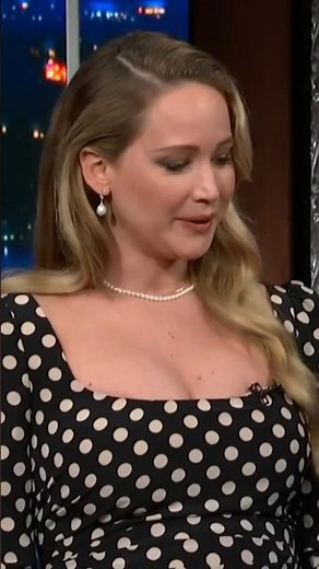 Jennifer Lawrence after 6 shots of rum at a premiere 😂