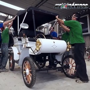 La decepción de Martín al descubrir que la reconstrucción del auto Oldsmobile 1900 no cumple sus expectativas 🤔🚗#Mexicánicos | Mexicánicos