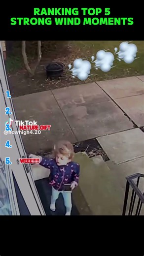 Top 5 Crazy Strong Wind Moments ever........